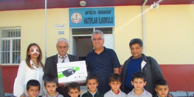 Başarı Koleji Aile Birliği’nden Hatipler İlkokuluna Projeksiyon