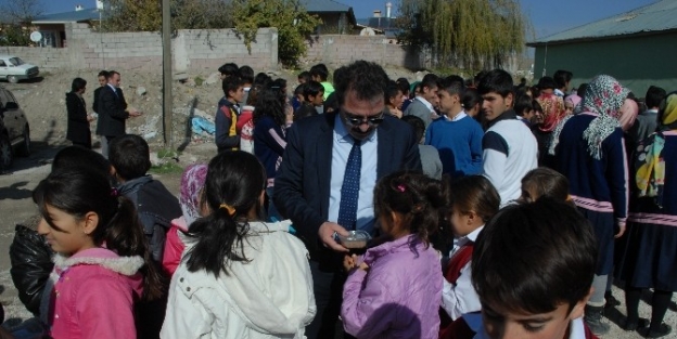 Kaymakam Sarı Ve İlçe Müdürü Ceylani Aşure Gününe Katıldı