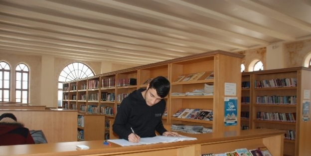 Kütüphane Kapatılması Kararına Tepki