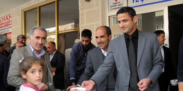 Çelikhan’da Aşure Dağıtıldı