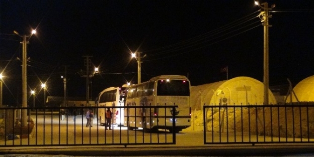 Nusaybin Çadir Kentte İlk Yezidi Kafilesi Getirildi