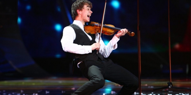 Eurovision birincisi Rybak, Eskişehir'de hastaneye kaldırıldı