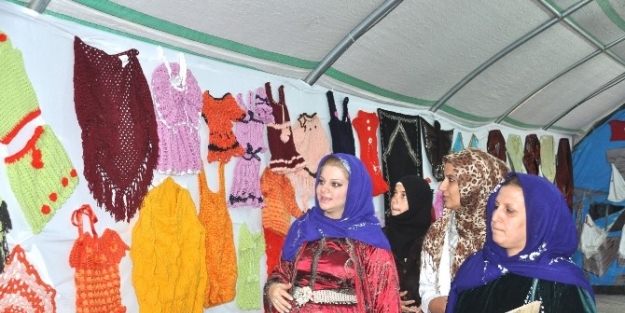 Başkanın Eşi Çadir Kent Kadın Meclisi Üyelerini Ziyeret Etti.