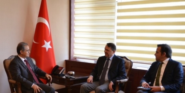 Büyükelçi Basat Öztürk’ten Vali Tapsız’a Ziyaret