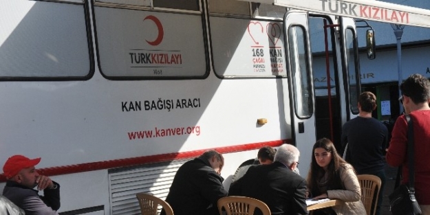Akçakoca’da Kızılay’a Kan Bağışı