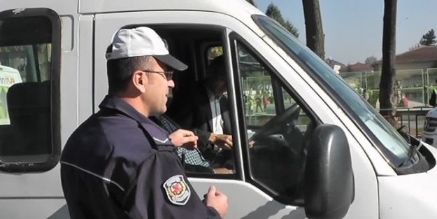 Öğrenci Servislerinin Denetlenmesi Devam Ediyor