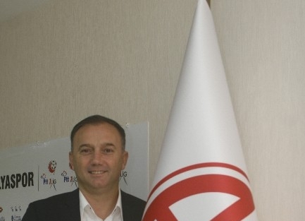 Hami Mandıralı Antalyaspor’la Sözleşme İmzaladi