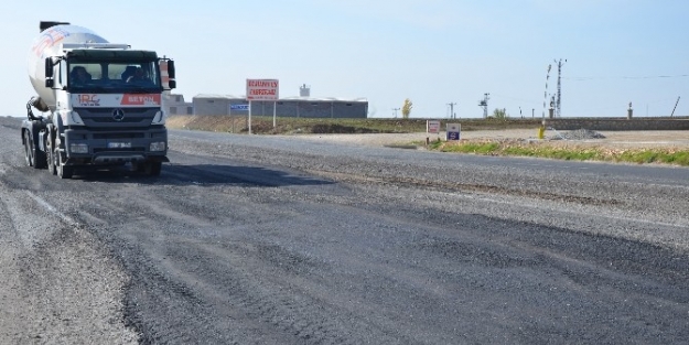 Yeni Yapılan Yollar Kazaya Davetiye Çikariyor