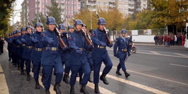 "Şehidim yerinde rahat uyu" sloganlarıyla yürüdüler