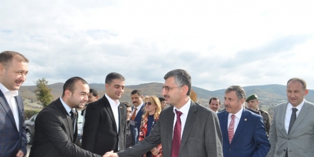 Demirci’de Zeytinyağı Fabrikası Törenle Hizmete Açıldı