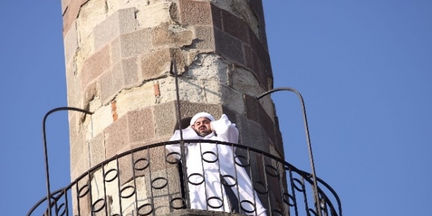 Eger’de 327 Yıl Aradan Sonra Yeniden Ezan Okundu