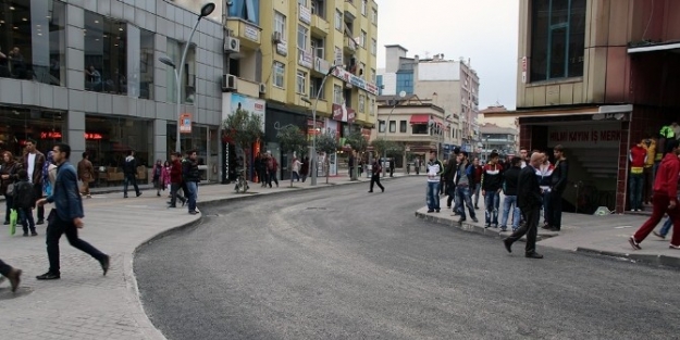 Nuri Bayar Caddesi Asfaltlandı