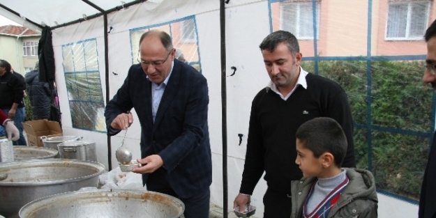 Korucuk’ta 3 Bin Kişilik Aşure Dağıtıldı