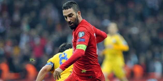 Arda Turan isyan etti! "O tribüne gelmesin"