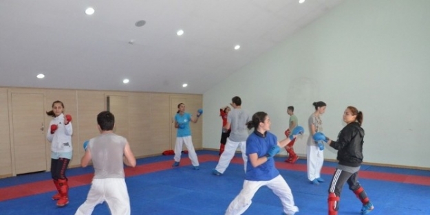 Karate Şampiyonasina Düzce’den 23 Sporcu Gidiyor