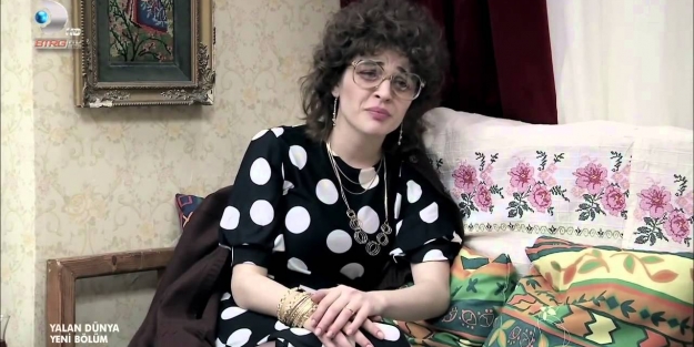 Vazfiye Teyze'den köpek kavgası