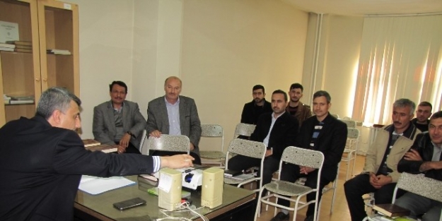 Hisarcık’ta İmamlara Hizmet İçi Eğitim Veriliyor