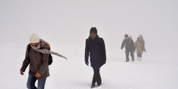 Gümüşhaneli Dağcılar Onbinlerin İzinden Yürüdü