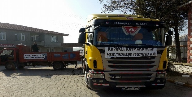 Kapaklı Kaymakamlığı Kömür Dağıtıyor