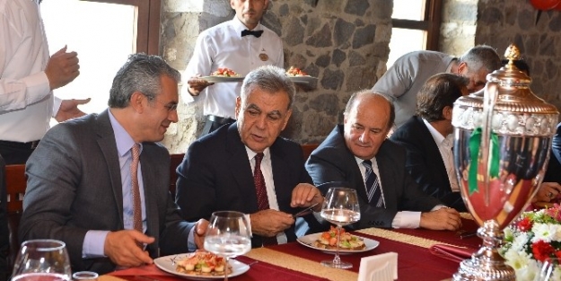 Çifte Şampiyonlara Başkan Dopingi