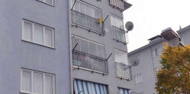 Otistik çocuk kendini astı