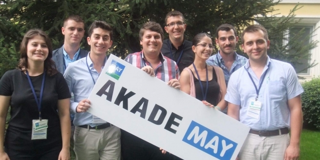 “AKADEMAY” ilk mezunlarını verdi