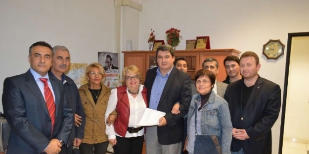 Ak Parti Edremit İlçe Yönetimi Mazbatalarını Aldı