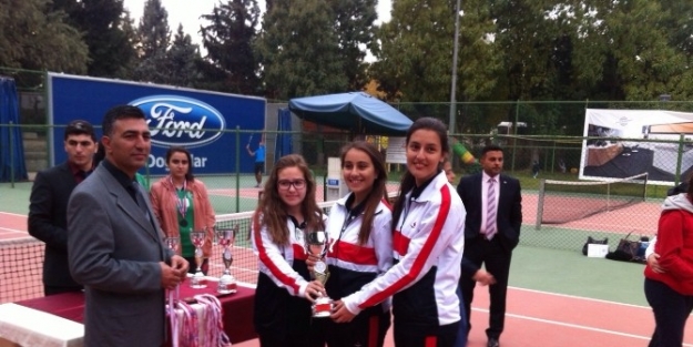 Kort Tenisinde İl Birinciliği