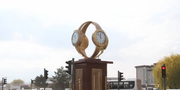 Erzincan  Belediyesi Kavşaklarına Yeni Dokular Kazandırıyor