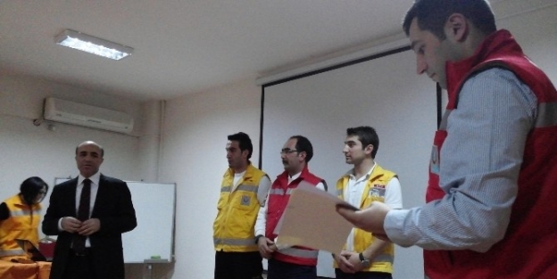 Erzincan 112 Ekipleri Ambulans Rallisinde İlk Üçe Girdi