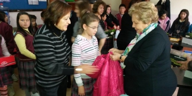 200 Öğrenciye Giyecek Yardımı