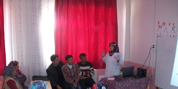 Velilere ’ahlak Ve Değerler’ Semineri