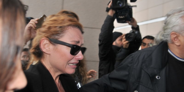 Deniz Seki'ye nişanlısının babasından büyük şok!