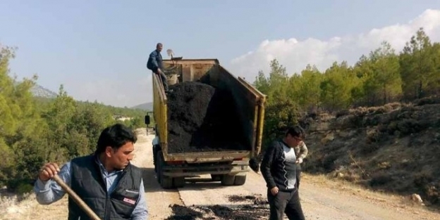 Mersin Büyükşehir Belediyesi’nin İlçelerdeki Yol Çalişmalari Sürüyor