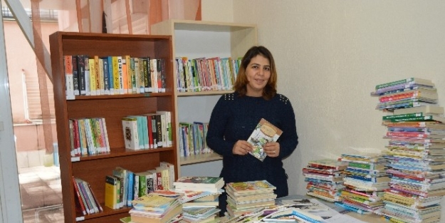 Kiraz’da Belediye Kütüphanesi Kitap Tutkunlarını Bekliyor