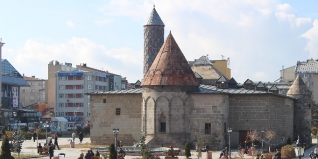 Erzurum’da Pastırma Sıcakları Vatandaşları Sokağa Döktü
