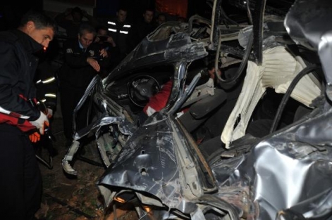 Hurda araçtan sağ kurtulan genç yaşamını yitirdi