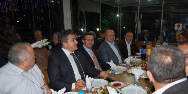 Muhtarlar Yemekte Buluştu