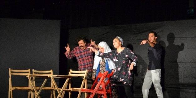 Uyuşturucunun Zararları Tiyatroyla Anlatıldı