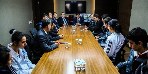 Fadıloğlu, Görme Engelli Milli Sporcuları Ağırladı