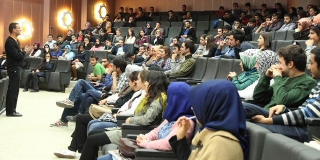 Selçuklu Kariyer Okulu Programı Sürüyor