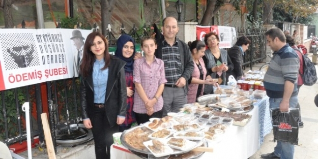 Add Ödemişli Öğrenciler İçin Kermes Düzenledi
