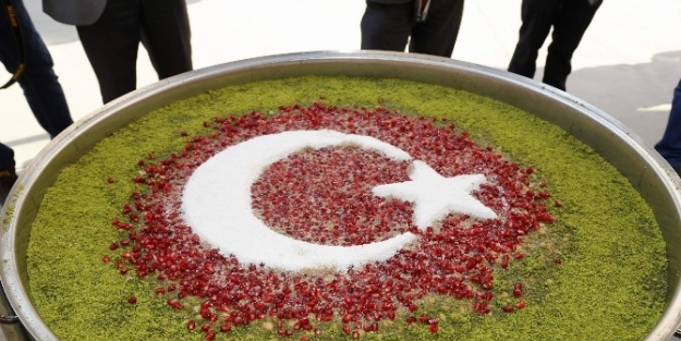 Başkan Tahmazoğlu’ndan Emniyet Mensuplarına Aşure İkrami