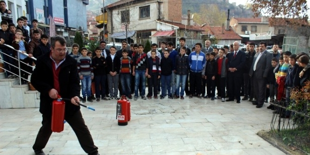 Kütahya Bölge Yatılı Erkek Kur’an Kursu’nda Yangın Tatbikatı