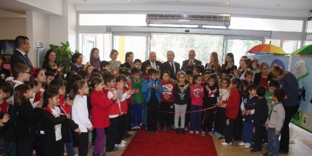 Gkv’lilerin Dünyaya Masajı “barış İçin Elele” Projesi