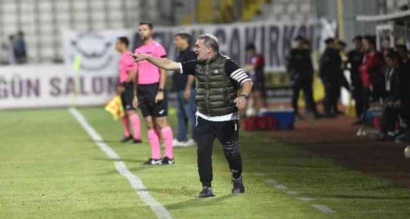 Bursaspor Teknik Direktörü Tahsin Tam istifa etti