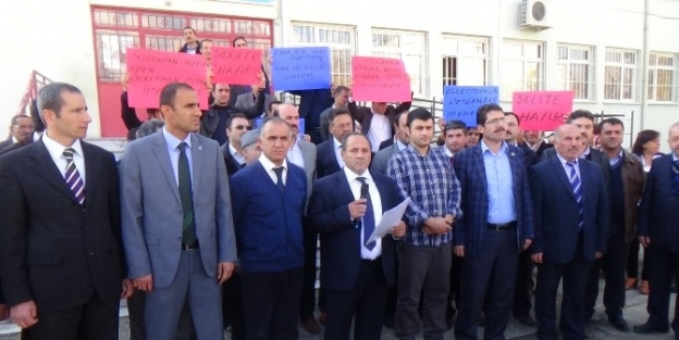 Erzincan’da Şiddete Maruz Kalan Öğretmen İçin Tepki Gösterildi