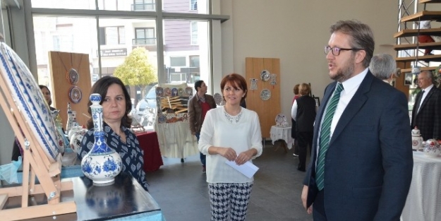 Akhisar’da Çini Sergisi Açıldı