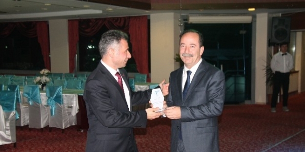 Halk Oyunlarına Gönül Verenler Yemekte Bir Araya Geldi