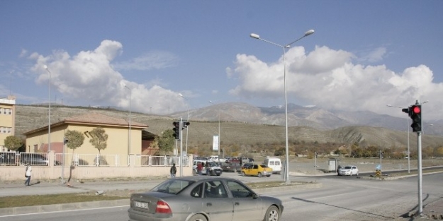 Erzincan Belediyesi Yeni Bulvarlara Yeni Sinyalizasyon Getirdi